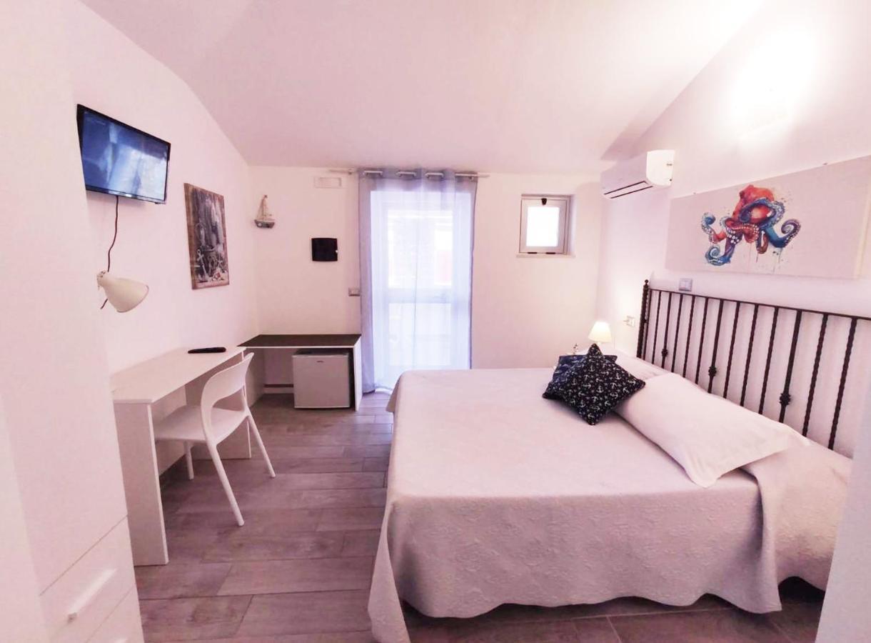 B&B Capo Rizzuto Fronte Mare エクステリア 写真