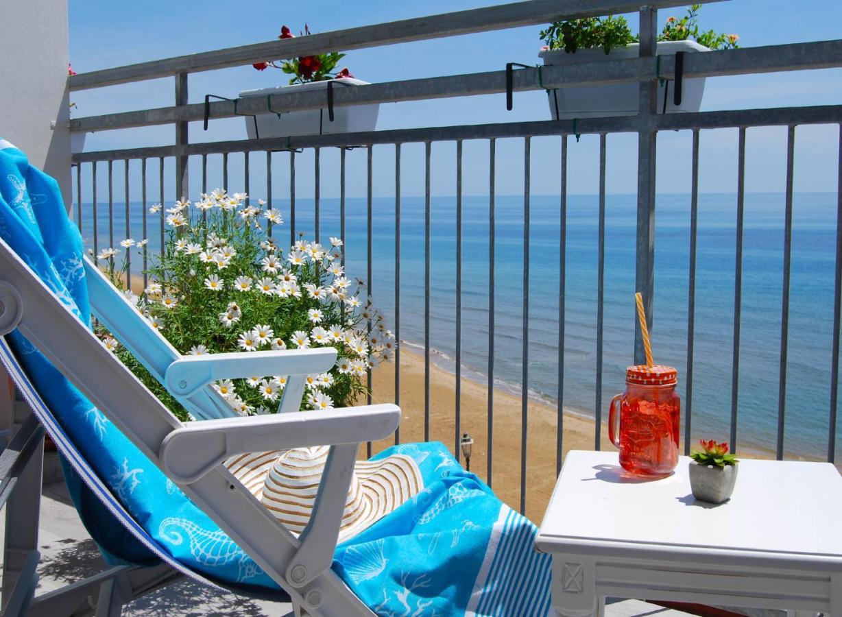 B&B Capo Rizzuto Fronte Mare エクステリア 写真
