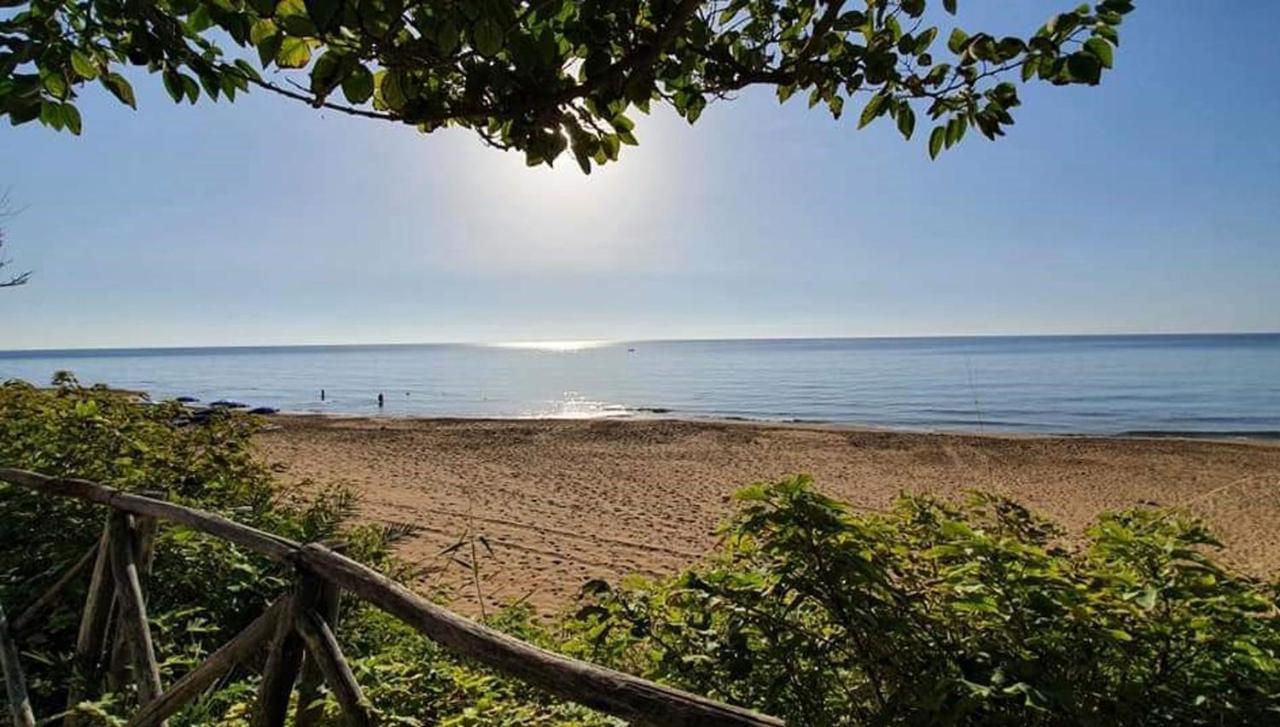 B&B Capo Rizzuto Fronte Mare エクステリア 写真